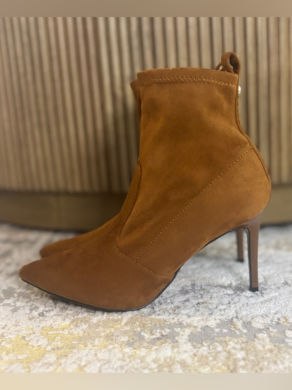 GUESS Women's Cognac Faux Suede Pointed Toe Stiletto Heel Ankle Booties 7.5M